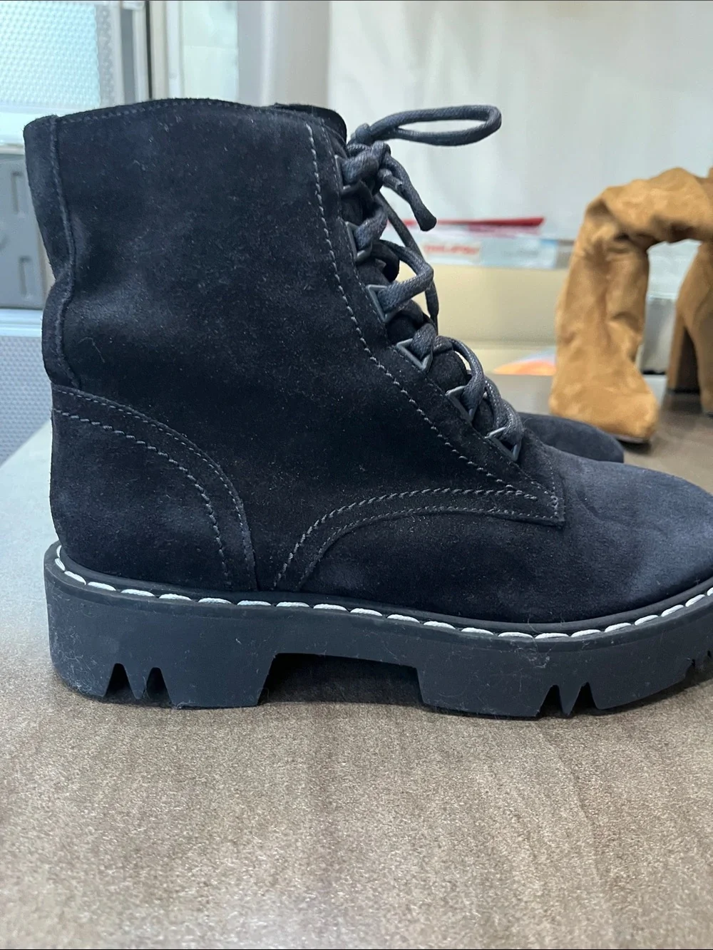 Aquatalia men’s suede boots 9M